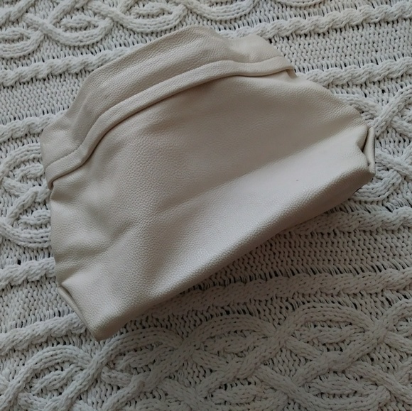 White Handbag - Picture 4 of 8